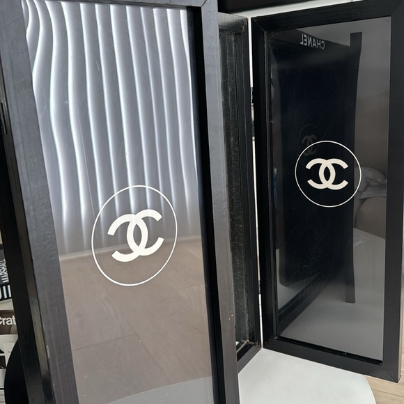 CHANEL - Folding Table Top Vanity Mirror from France. Rare!! - Picture 4 of 6